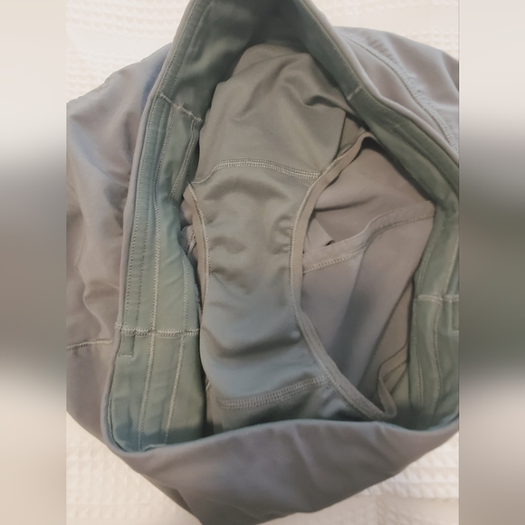 Lululemon speed shorts sz4 - Picture 3 of 5